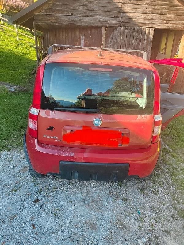 Usata Fiat Panda 4x4 60 CV (44 kW) 2006 Rosso Utilitaria