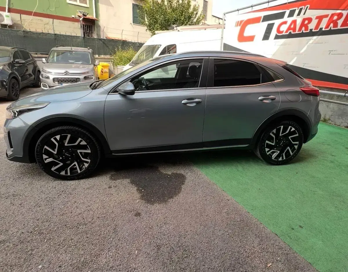 Usata Kia XCeed 136 CV (100 kW) 2022 Grigio SUV
