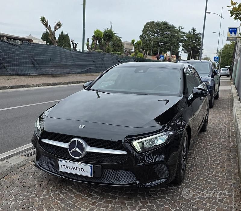 Usata Mercedes A180 Business 115 CV (84 kW) 2020 Nero Berlina