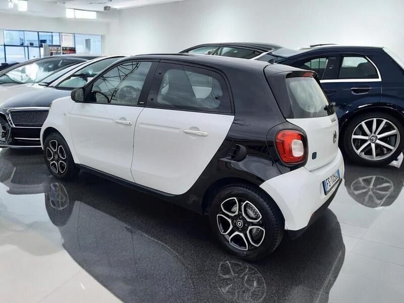 Usata Smart ForFour Electric Drive Passion 41 kW (56 CV) 2018 Bianco Berlina