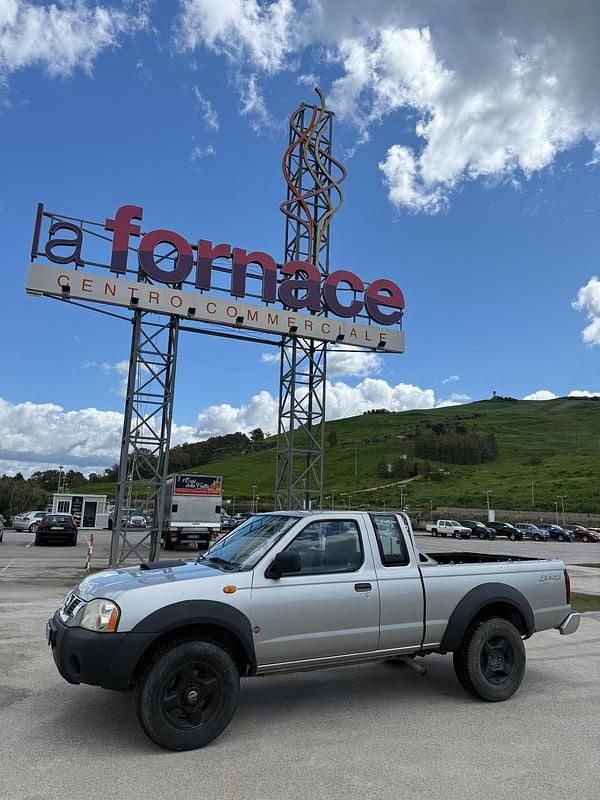 Usata Nissan King 133 CV (97 kW) 2004 Argento Pick-up