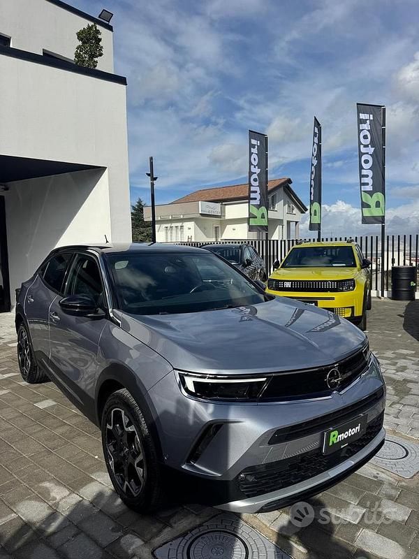 Grigio Usata 2023 Opel Mokka Ultimate SUV | 16.500 € (Buon prezzo) - Immagine 1/4