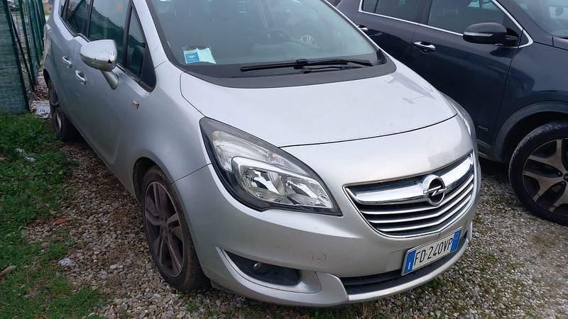 Usata Opel Meriva Cosmo 120 CV (88 kW) 2016 Argento Monovolume