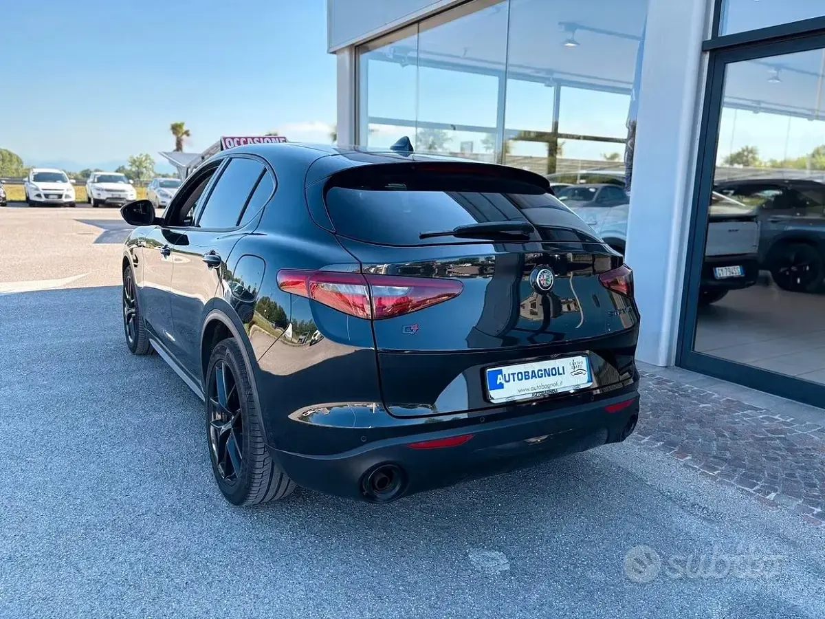 Usata Alfa Romeo Stelvio Sprint 190 CV (139 kW) 2020 Nero SUV