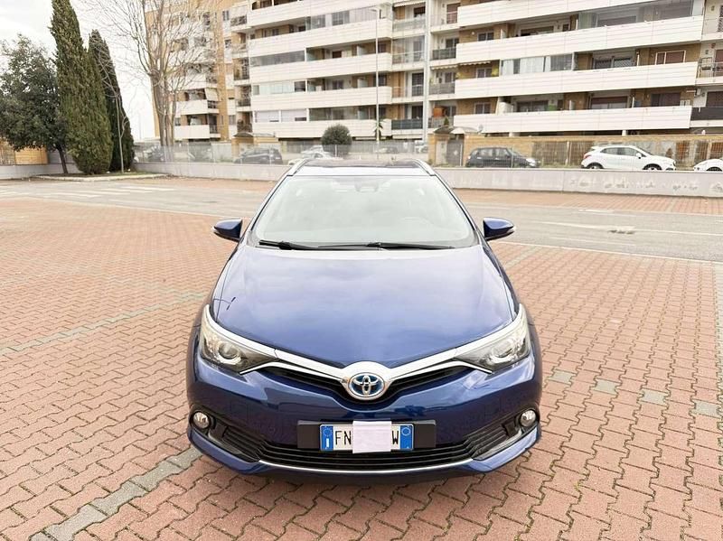 Usata Toyota Auris Touring Sports Business Edition 99 CV (72 kW) 2018 Blu/azzurro Station wagon