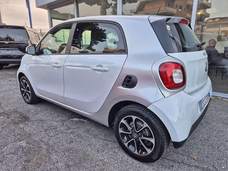 Usata Smart ForFour Proxy 71 CV (52 kW) 2016 Bianco Utilitaria