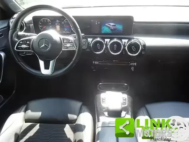 Usata Mercedes A180 116 CV (85 kW) 2019 Grigio Berlina