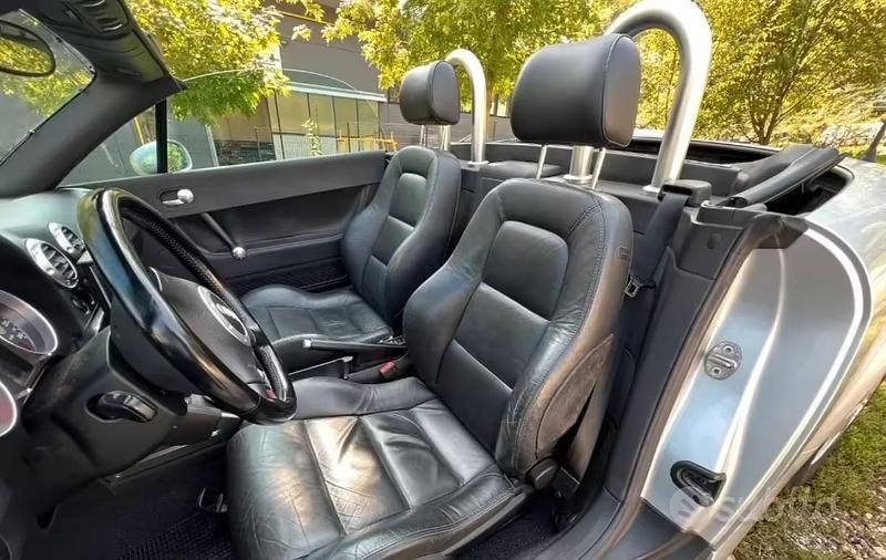Usata Audi TT Roadster 180 CV (132 kW) 2000 Grigio Cabrio