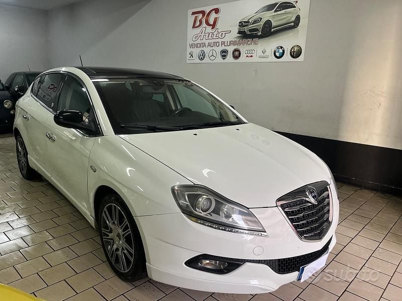 Bianco Usata 2014 Lancia Delta Due volumi | 4200 € (Buon prezzo) - Immagine 1/4