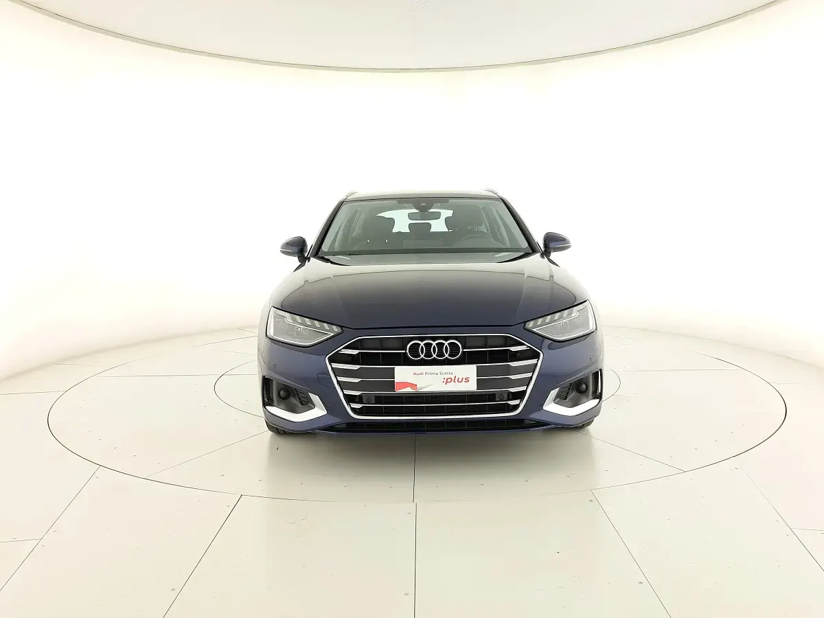 Usata Audi A4 Advanced Plus 163 CV (119 kW) 2024 Blu navarra metallizzato Station wagon