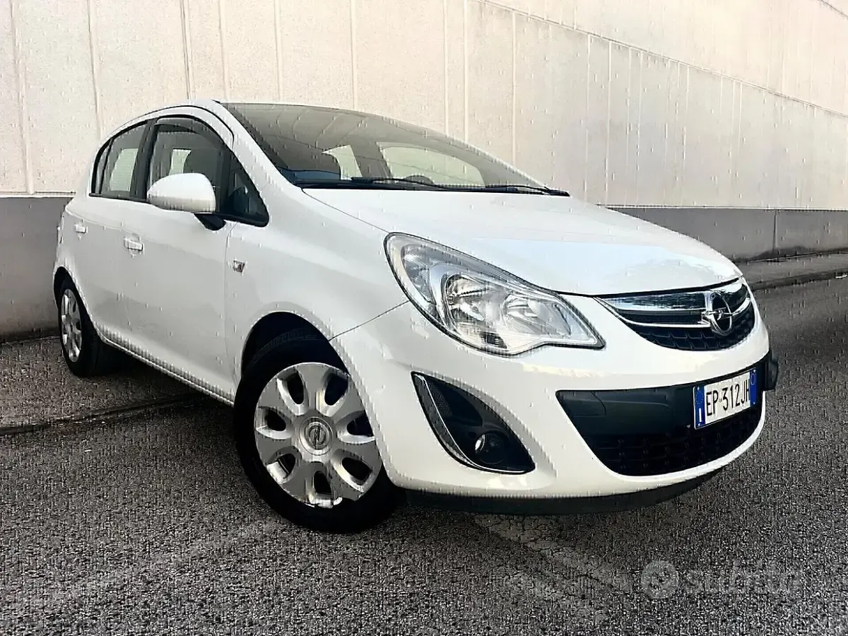 Usata Opel Corsa 85 CV (62 kW) 2013 Bianco Utilitaria