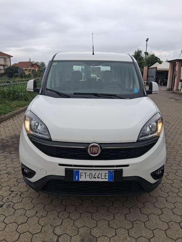 Bianco Usata 2018 Fiat Doblò Monovolume | 8400 € (Buon prezzo) - Immagine 1/4