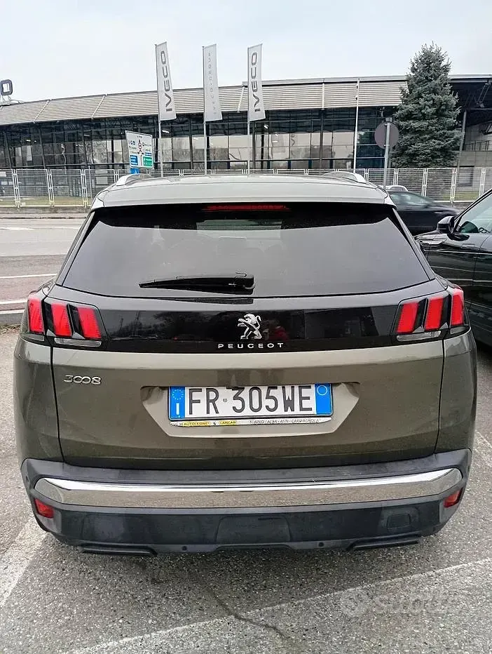 Usata Peugeot 3008 131 CV (96 kW) 2018 SUV