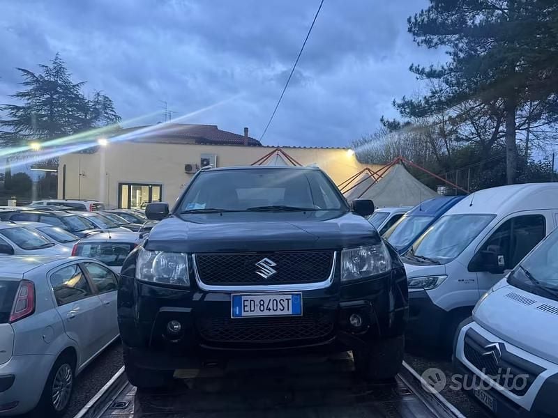 Usata Suzuki Grand Vitara 129 CV (94 kW) 2011 Nero SUV