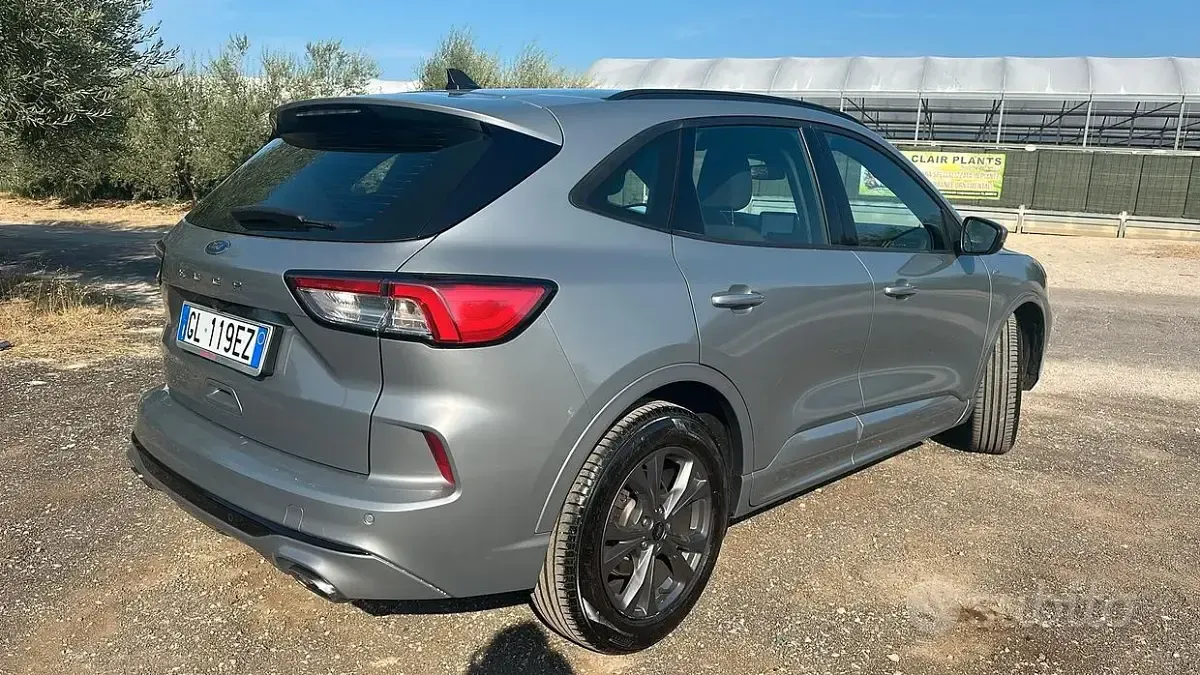 Usata Ford Kuga ST-Line X 120 CV (88 kW) 2022 Grigio SUV