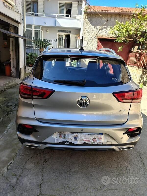 Usata MG ZS Luxury 106 CV (77 kW) 2023 Grigio Berlina
