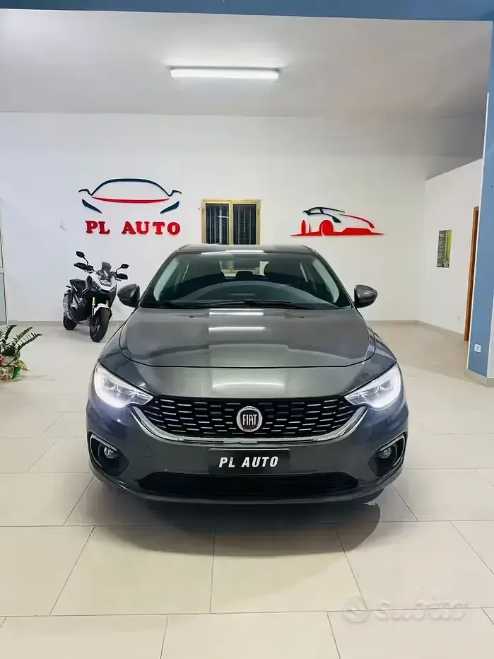 Usata Fiat Tipo Sport 120 CV (88 kW) 2019 Grigio Berlina