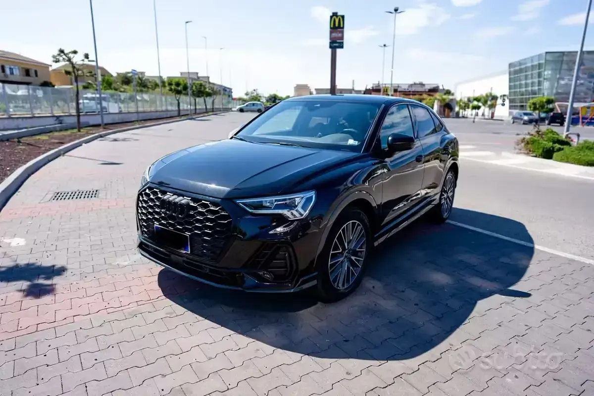 Usata Audi Q3 Sportback Black Edition 150 CV (110 kW) 2023 Nero SUV