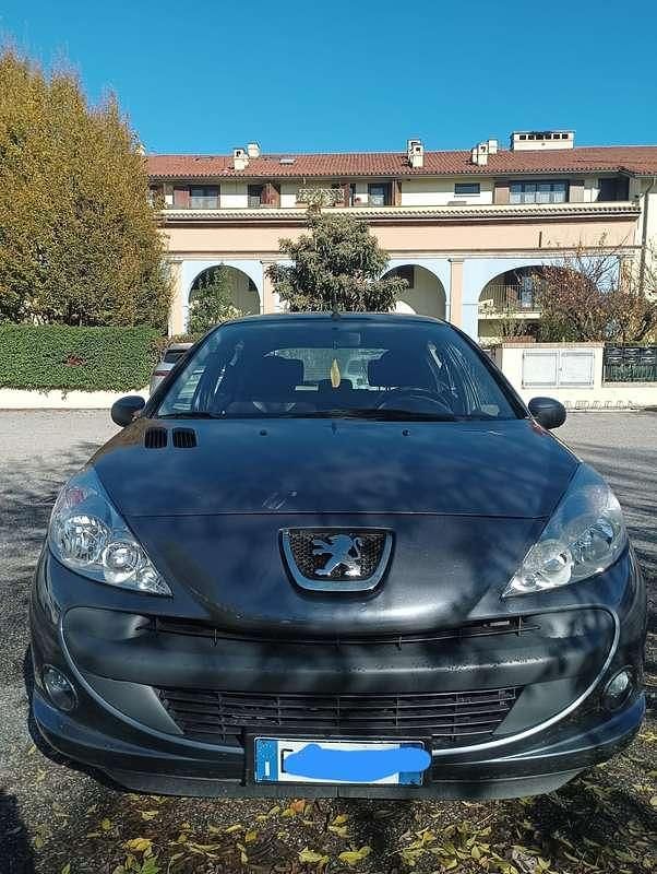 Usata 2010 Peugeot 206+ Due volumi | 2700 € (Buon prezzo) - Immagine 1/4