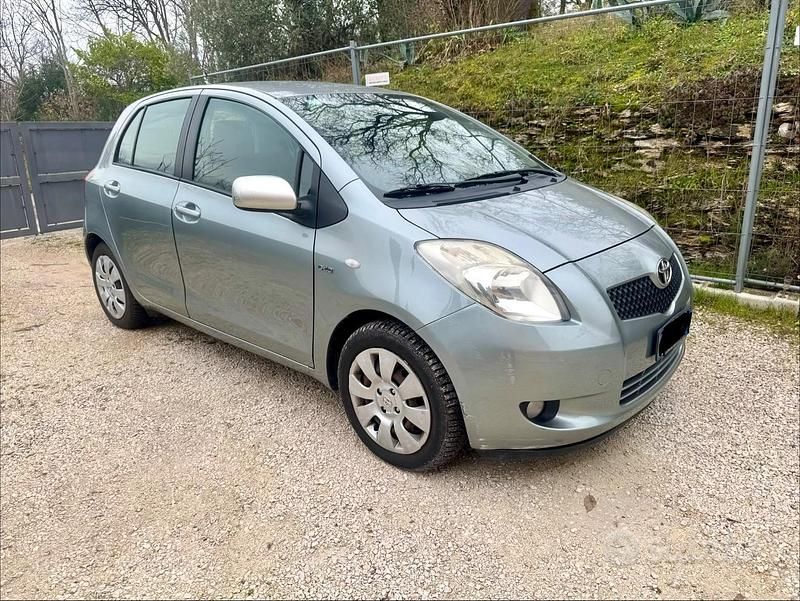 Usata Toyota Yaris Sol 2007 Grigio Berlina