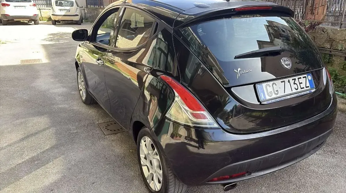 Usata Lancia Ypsilon Gold 86 CV (63 kW) 2014 Utilitaria