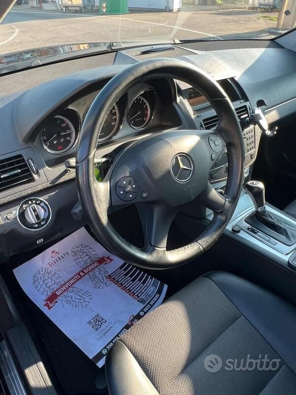 Usata Mercedes C180 122 CV (89 kW) 2010 Nero Berlina