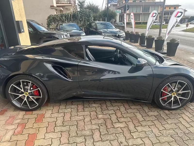 Usata Lotus Emira 406 CV (298 kW) 2025 Grigio Coupé