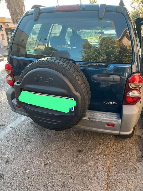 Usata Jeep Cherokee 163 CV (119 kW) 2008 Grigio SUV