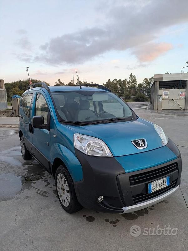 Usata Peugeot Bipper Outdoor 68 CV (50 kW) 2010 Verde Monovolume