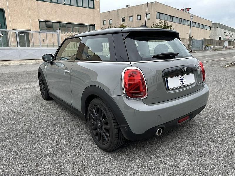Usata Mini Cooper D 116 CV (85 kW) 2019 Grigio Utilitaria