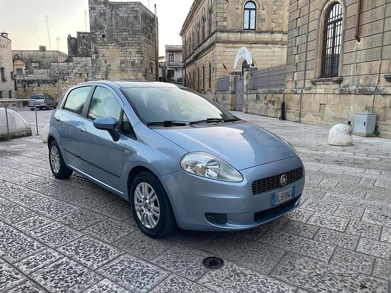 Usata Fiat Grande Punto 65 CV (47 kW) 2008 Blu Utilitaria