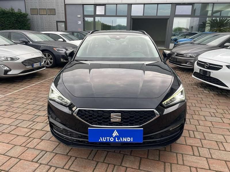 Käytetty Seat Leon Business 150 HP (110 kW) 2022 Musta Farmari