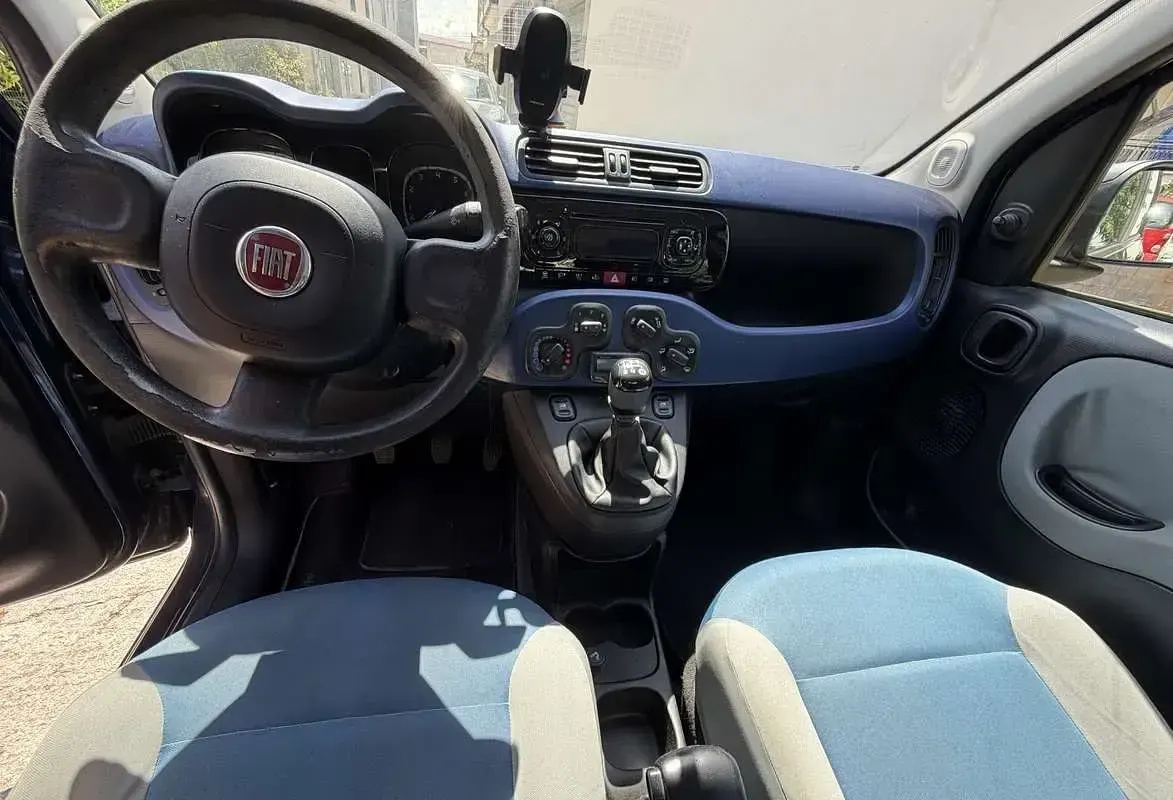 Usata Fiat Panda Lounge 69 CV (50 kW) 2012 Blu/azzurro Utilitaria
