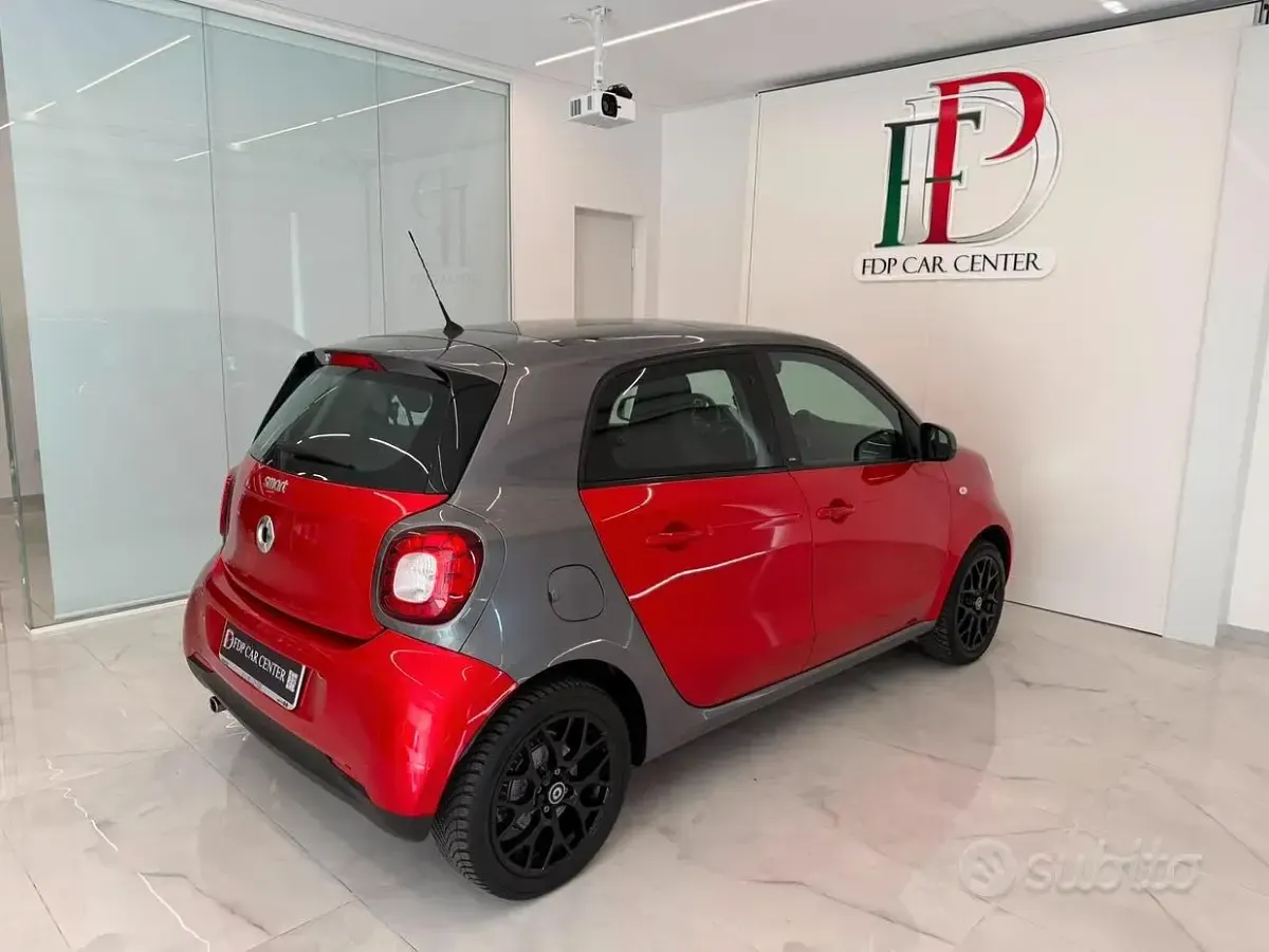 Usata Smart ForFour Prime 90 CV (66 kW) 2016 Rosso Utilitaria