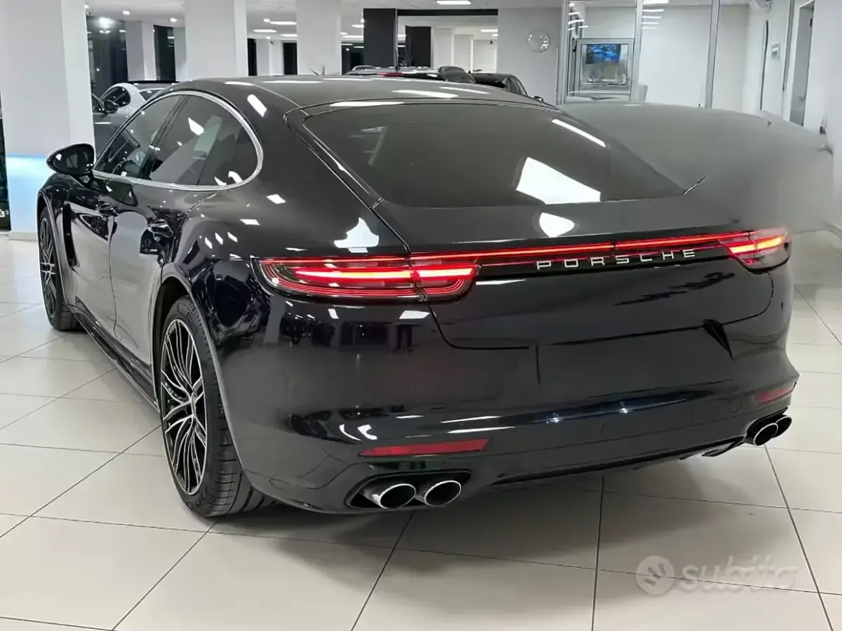 Usata Porsche Panamera 441 CV (324 kW) 2018 Nero Utilitaria