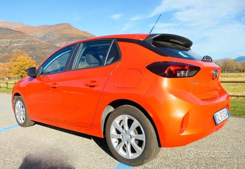 Arancione Usata 2022 Opel Corsa Edition Tre volumi | 9950 € (Super prezzo) - Immagine 1/4