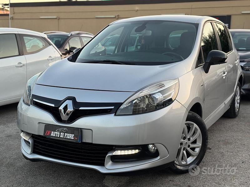 Grigio Usata 2015 Renault Scénic III XMOD Monovolume | 5500 € (Buon prezzo) - Immagine 1/4