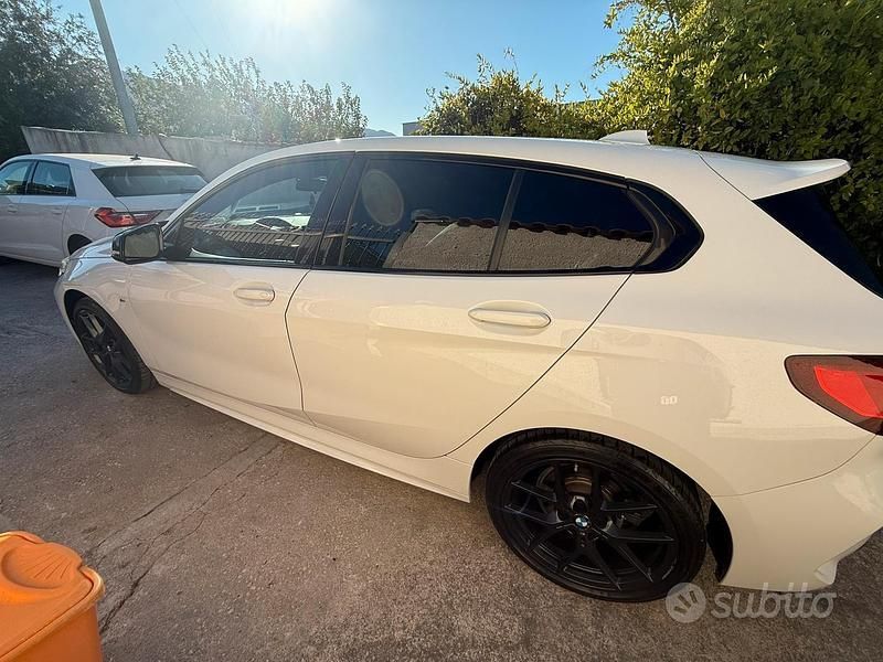 Usata BMW 118 150 CV (110 kW) 2020 Bianco Utilitaria