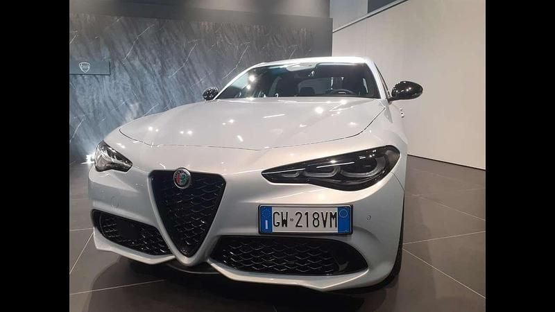 Usata Alfa Romeo Giulia Sprint 280 CV (205 kW) 2024 Grigio moon met. Berlina
