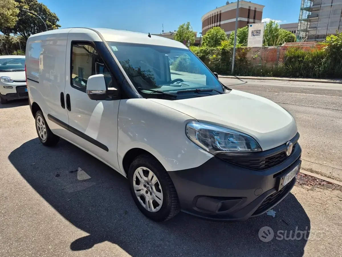 Usata Fiat Doblò 105 CV (77 kW) 2018 Bianco Monovolume
