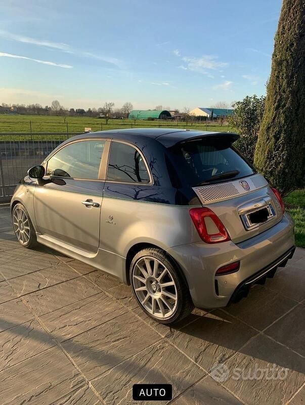 Usata 2018 Abarth 695 Rivale 175th Anniversary Due volumi | 24.000 € (Ottimo prezzo) - Immagine 1/2