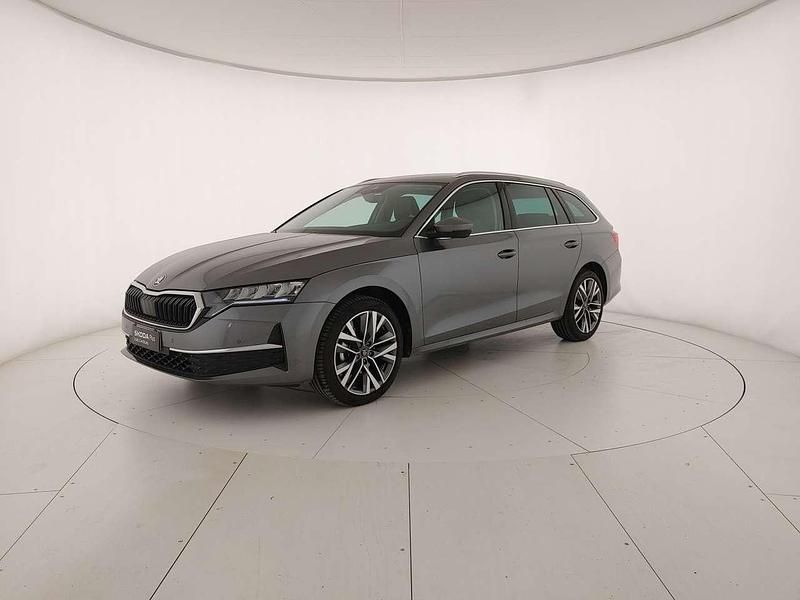Usata Skoda Octavia Style 150 CV (110 kW) 2025 Grigio graphite metallizzato Station wagon