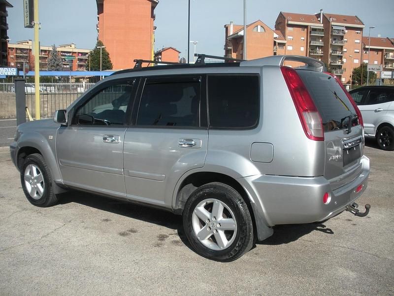 Usata Nissan X-Trail 135 CV (99 kW) 2004 Argento SUV