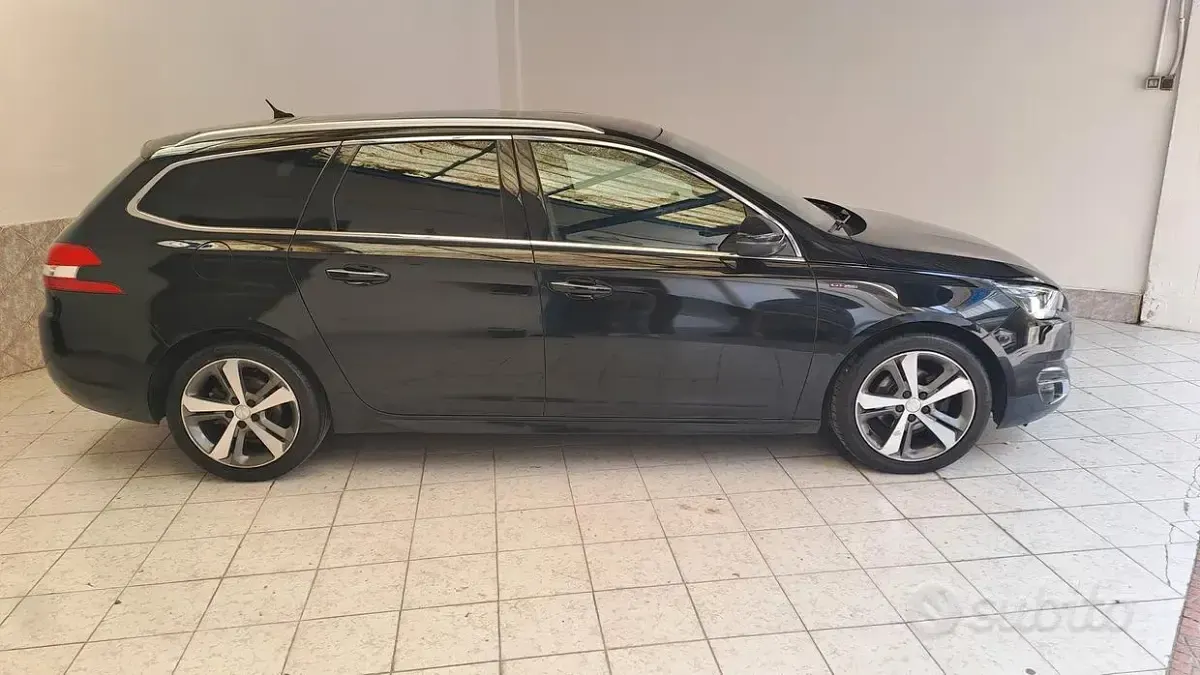 Usata Peugeot 308 GT-line 120 CV (88 kW) 2015 Nero Station wagon