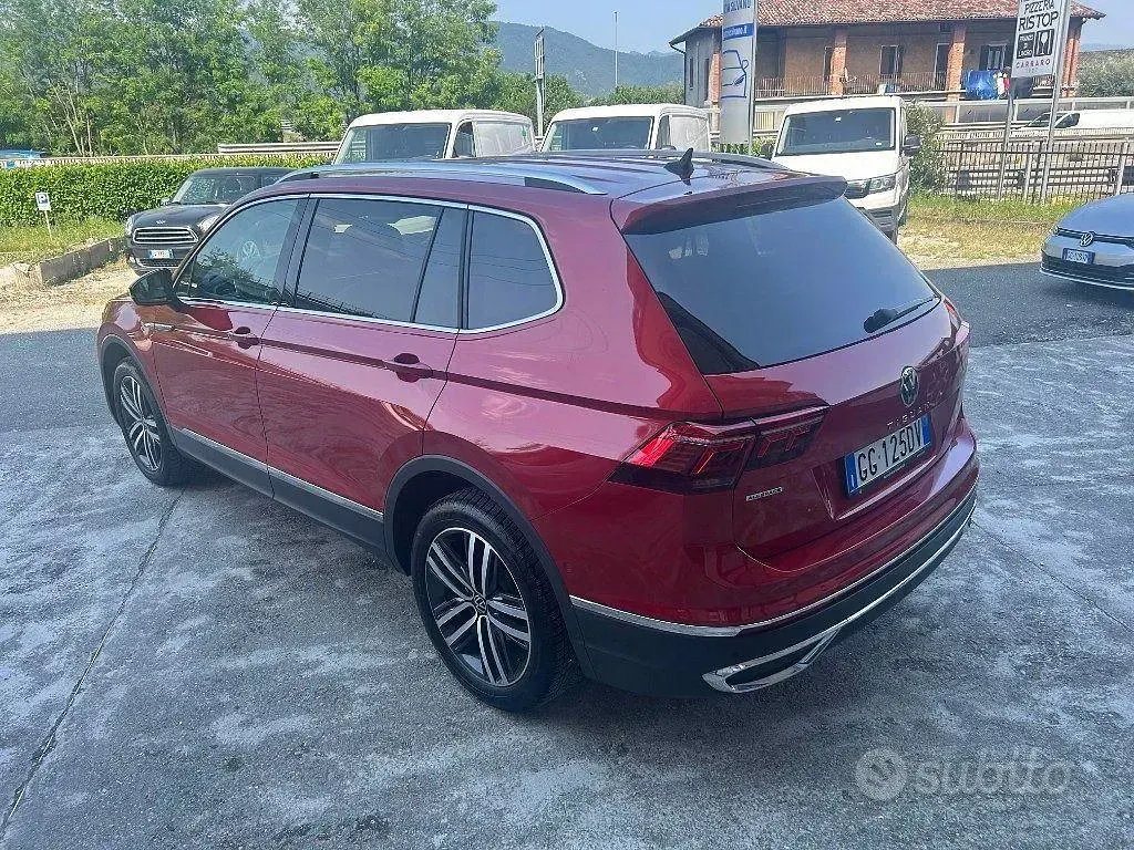 Usata VW Tiguan Allspace Elegance 150 CV (110 kW) 2022 Rosa SUV