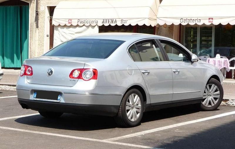 Usata VW Passat Highline 150 CV (110 kW) 2006 Berlina