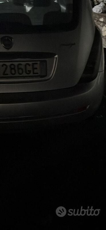 Grigio Usata 2008 Lancia Ypsilon Due volumi | 3500 € (Buon prezzo) - Immagine 1/4