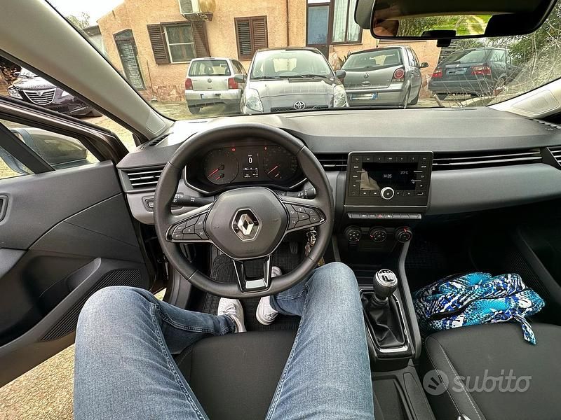 Usata Renault Clio V 101 CV (74 kW) 2019 Marrone Berlina