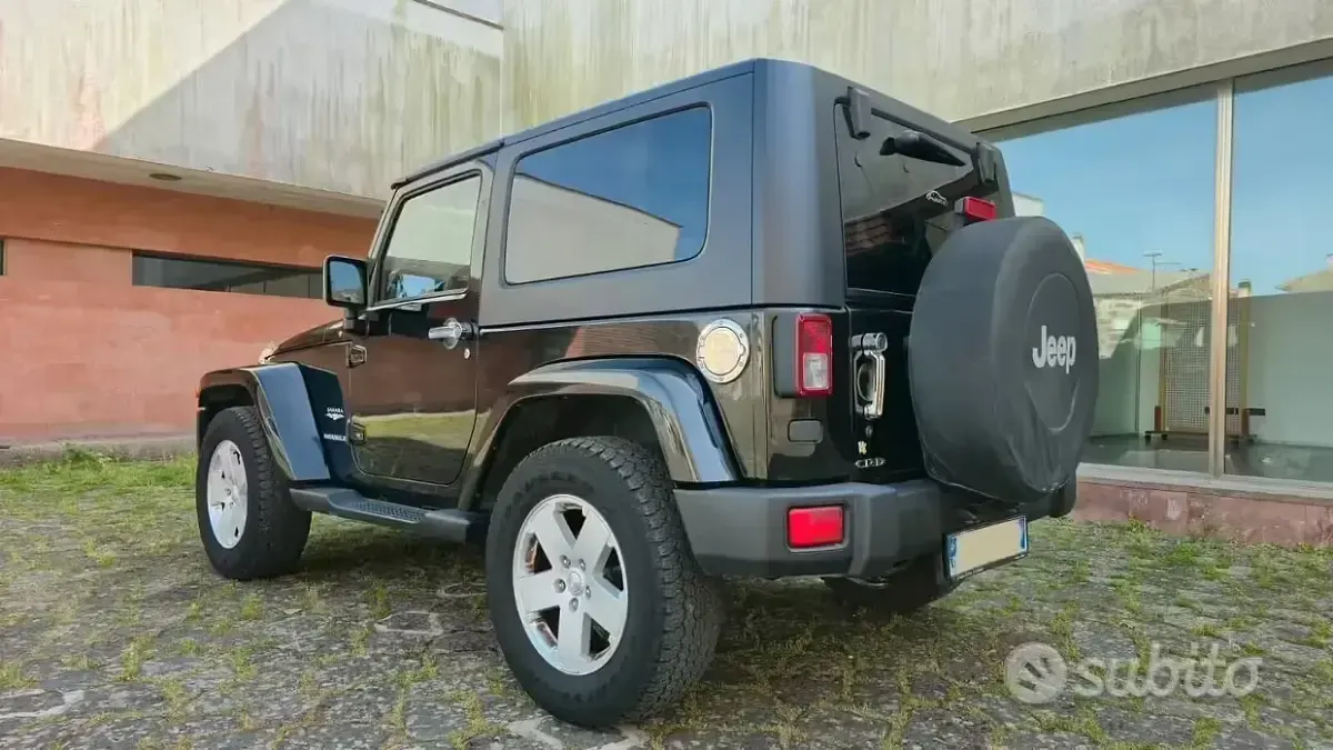Usata Jeep Wrangler Sahara 177 CV (130 kW) 2008 Nero SUV