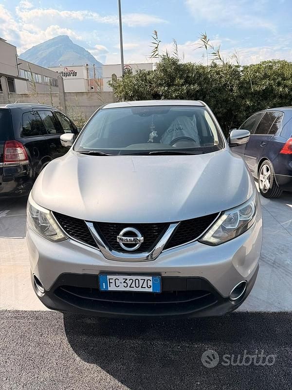 Usata Nissan Qashqai 130 CV (95 kW) 2016 Grigio SUV